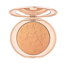 Cargar imagen en el visor de la galería, Charlotte Tilbury Hollywood Glow Glide Face Architect Highlighter (Iluminador)
